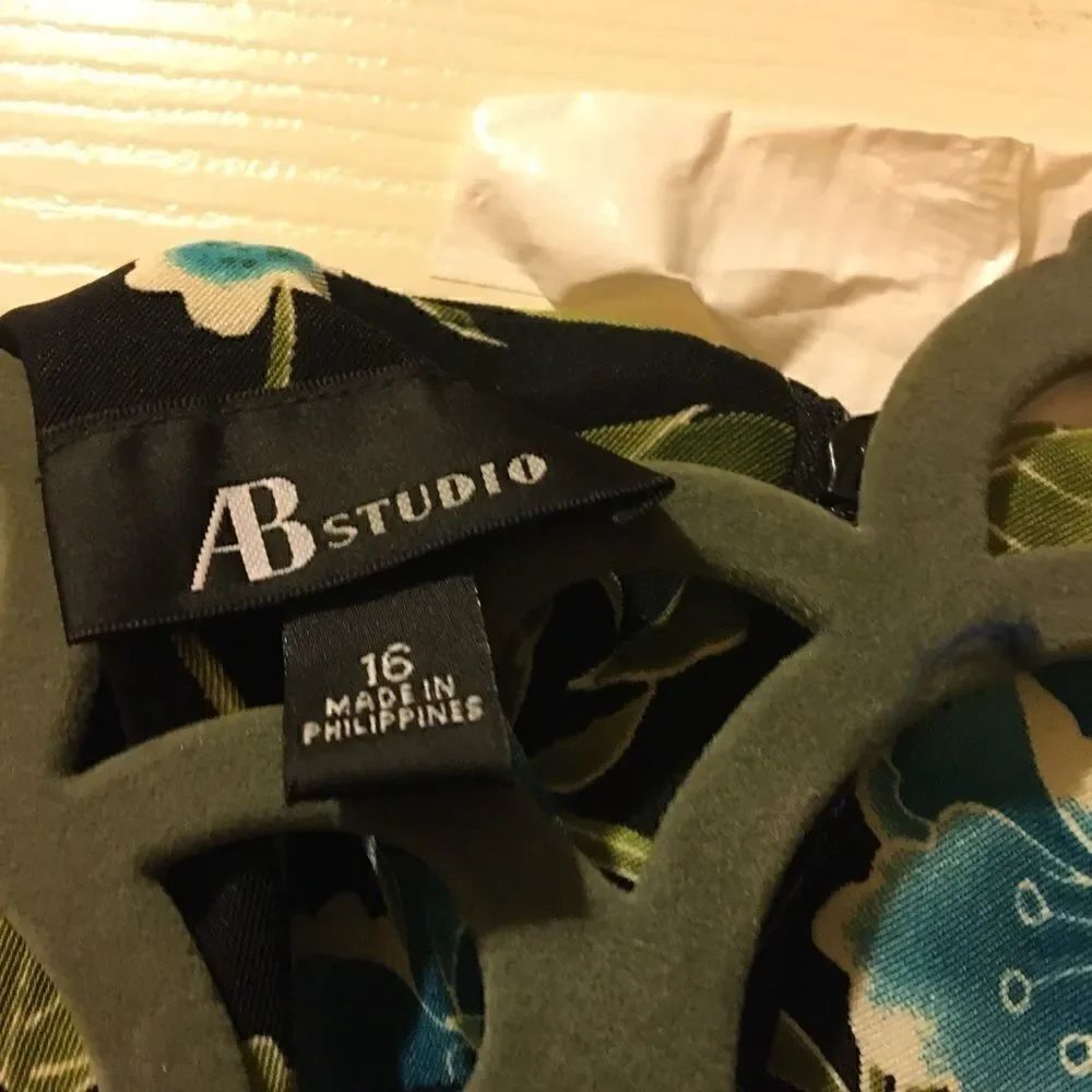 AB studio dress - Picture 3 of 3